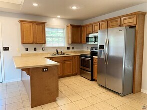 110 Amber Dr in Byron, GA - Building Photo - Building Photo