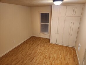 233 N 5th St in Creswell, OR - Building Photo - Building Photo