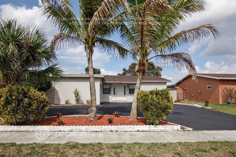 9671 NW 24th St in Sunrise, FL - Building Photo