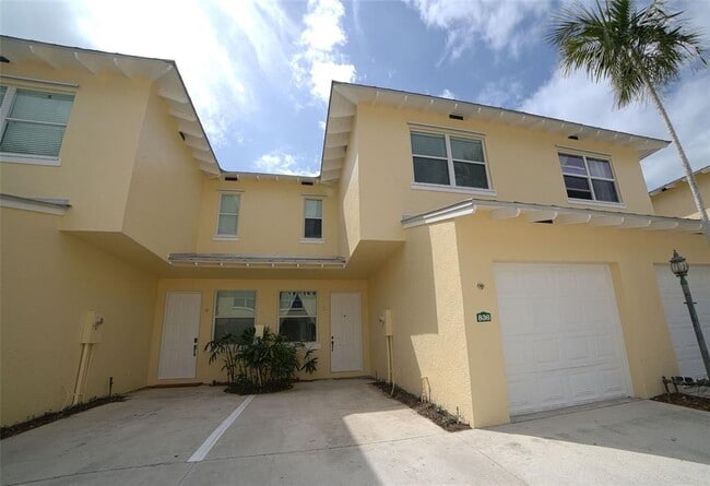 836 SE 4th Ct in Deerfield Beach, FL - Building Photo - Building Photo