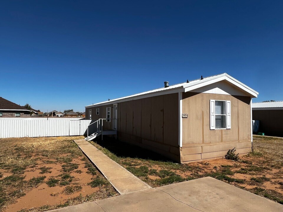 3904 Weston St in Clovis, NM - Foto de edificio