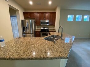 7415 Arlington Grove Cir in Tampa, FL - Building Photo - Building Photo