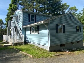 95 Grilleytown Rd in Waterbury, CT - Foto de edificio - Building Photo