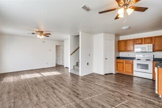 325 Queens Ct S in Mansfield, TX - Building Photo - Building Photo