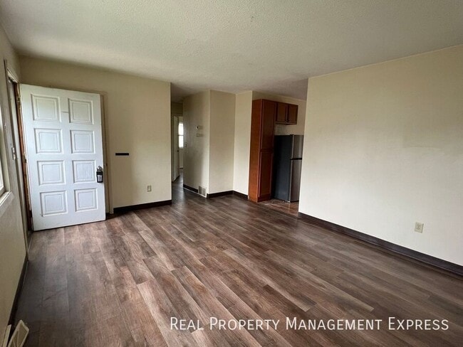 Charming 4 bed 2 Bath Home in Sioux Falls, SD - Foto de edificio - Building Photo