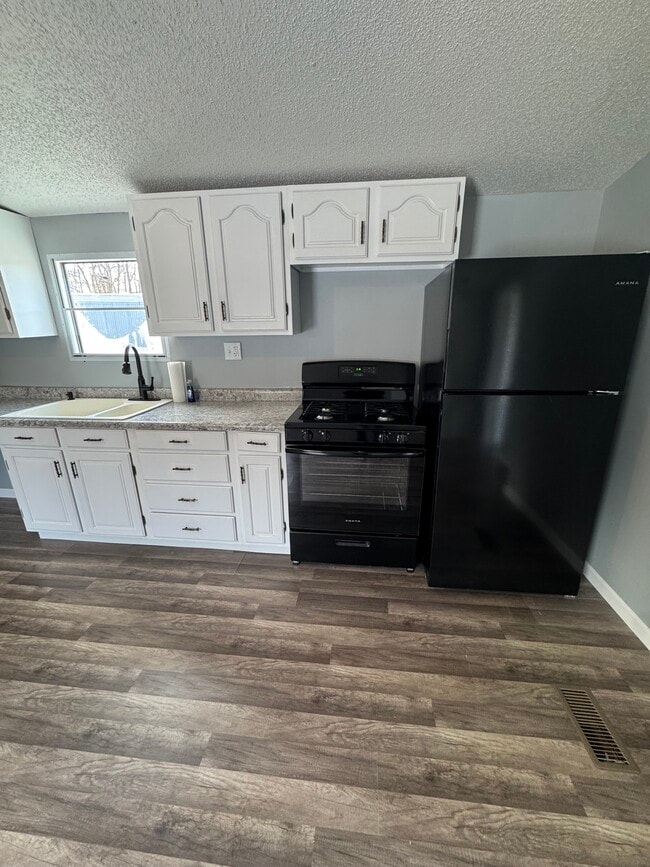 210 Bluff St in Williamsport, IN - Building Photo - Building Photo