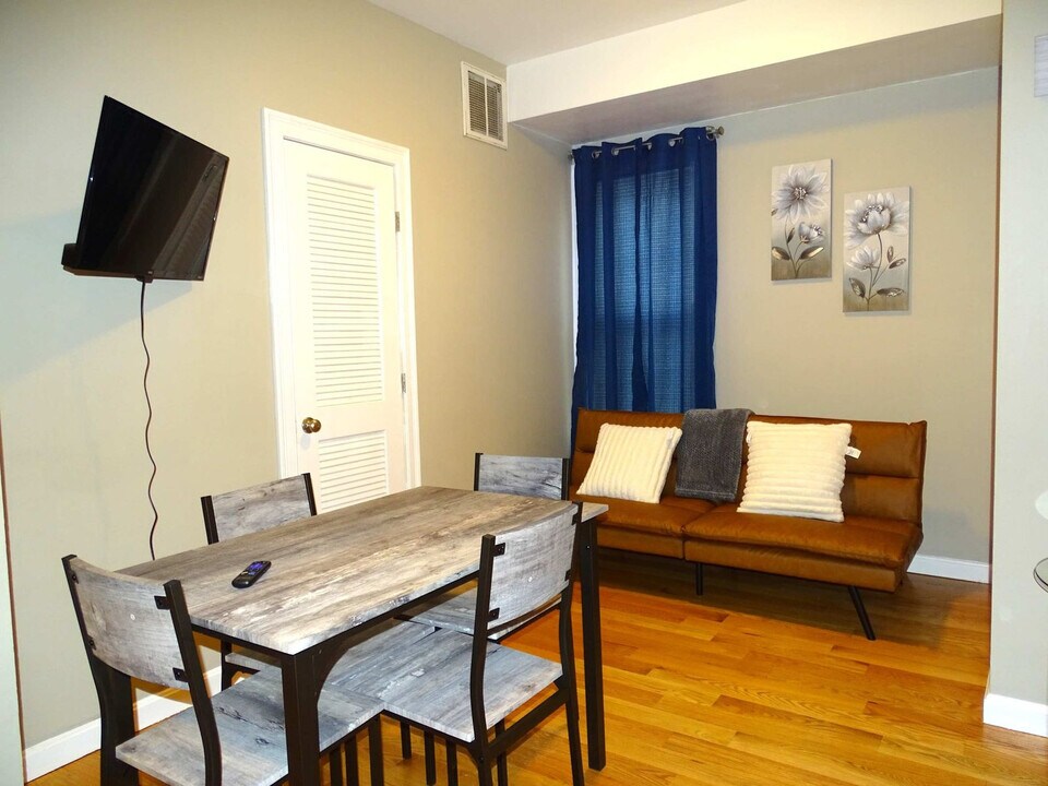 12 Langdon St in Everett, MA - Building Photo