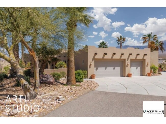 property at 2960 S Summer Ln