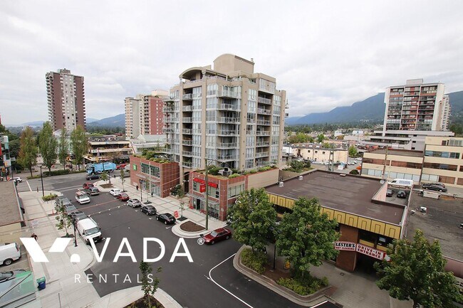 125 E 14th St in North Vancouver, BC - Building Photo - Building Photo
