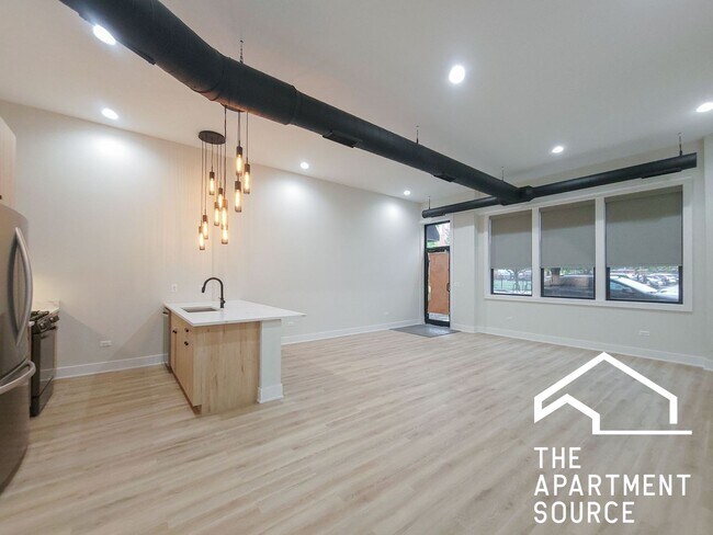 3829 N Southport Ave, Unit 1 in Chicago, IL - Building Photo - Building Photo