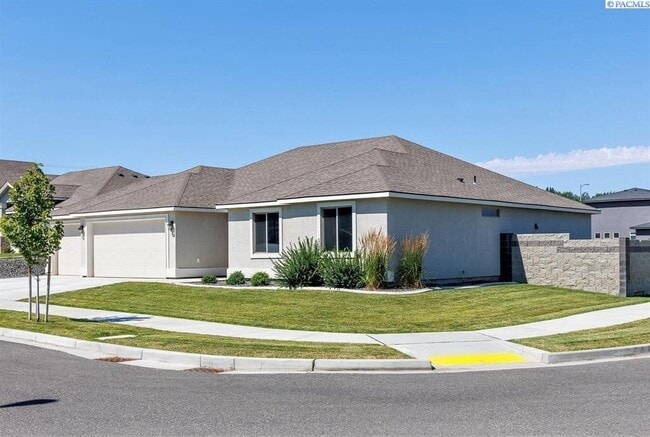 3412 S Lincoln Pl in Kennewick, WA - Building Photo - Building Photo
