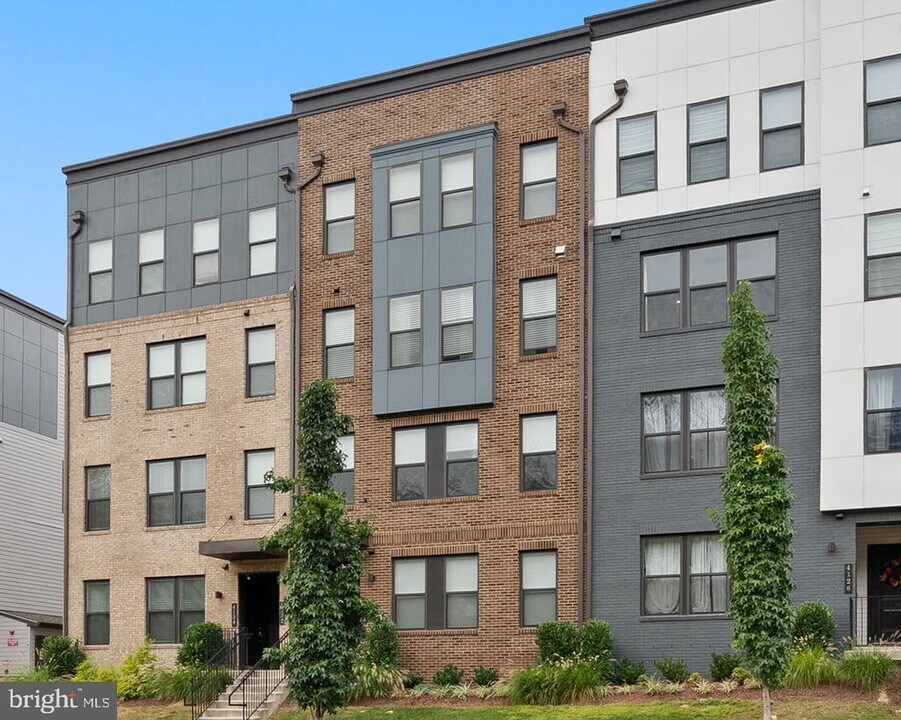 4128 Legato Rd in Fairfax, VA - Building Photo