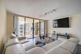 3200 S Ocean Blvd in Palm Beach, FL - Building Photo - Building Photo