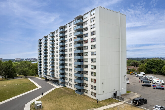 Mapleview Residences in Toronto, ON - Building Photo - Building Photo