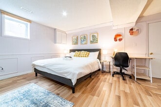 102 Northmanor Crescent in Kitchener, ON - Building Photo - Building Photo