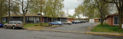 Albany Meadows Apartments in Albany, OR - Foto de edificio - Building Photo