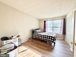 82 Versailles Ct in Hamilton Township, NJ - Building Photo - Building Photo