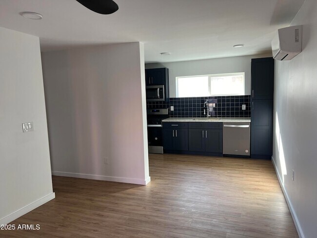 21 W Tonto St, Unit 2 in Phoenix, AZ - Building Photo - Building Photo