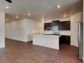 1334 N Barkvine Ave in Star, ID - Building Photo - Building Photo