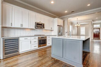 5006 Ella Blvd in Houston, TX - Building Photo - Building Photo
