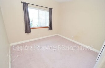 9492 Darling Rd in Ventura, CA - Building Photo - Building Photo