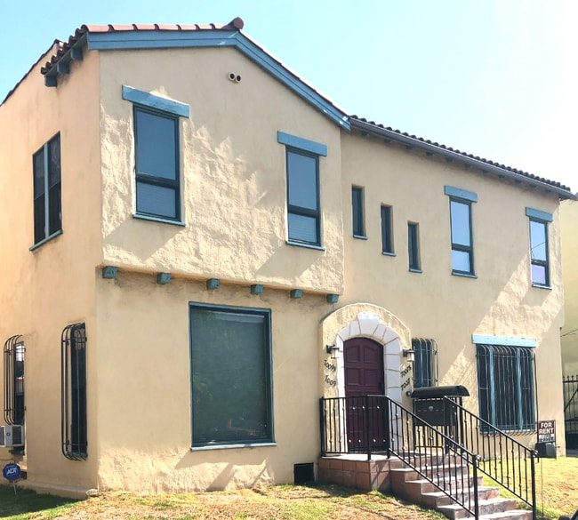 7007 Willoughby Ave