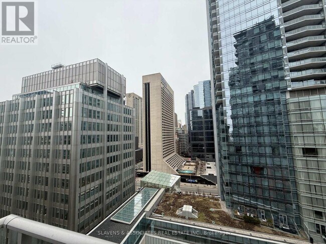 126-1126 Simcoe St
