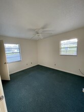 1001 Pennsylvania Ave in Fruitland Park, FL - Building Photo - Building Photo