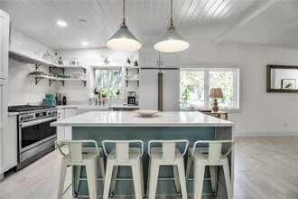 6979 Longboat Dr S in Longboat Key, FL - Building Photo - Building Photo