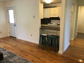 718 Hudson St in Ithaca, NY - Building Photo - Building Photo