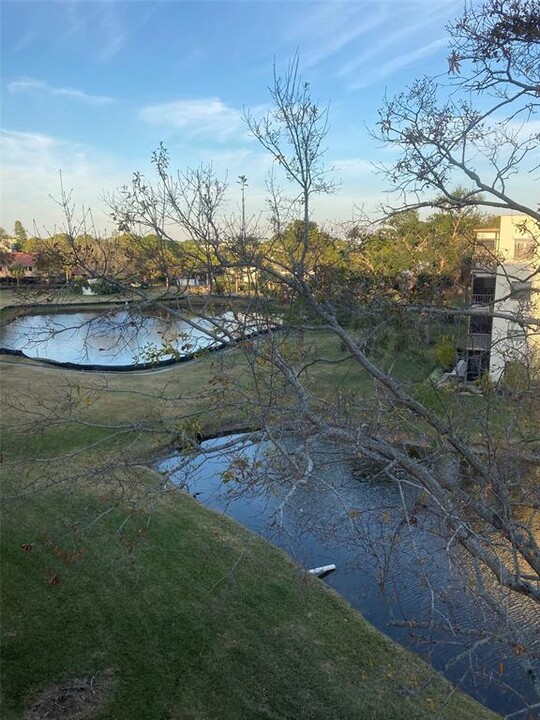 8174 Terrace Garden Dr in St. Petersburg, FL - Building Photo