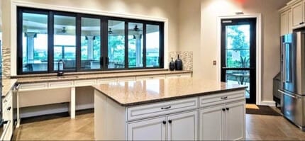 823 SE Villandry Way in Port St. Lucie, FL - Foto de edificio - Building Photo