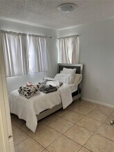 2050 NE 140th St in North Miami Beach, FL - Building Photo - Building Photo