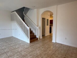 648 SE 32nd Ave in Homestead, FL - Building Photo - Building Photo