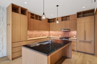 316 Wall St, Unit 1 in Kingston, NY - Building Photo - Building Photo