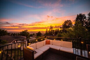 931 Green Oaks Dr, Unit Upstairs in Bountiful, UT - Building Photo