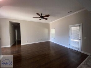 729 Burke Dr in Hinesville, GA - Foto de edificio - Building Photo