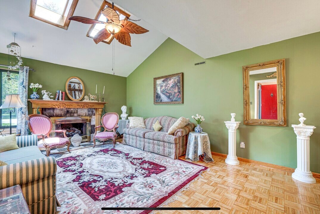 35 Snowberry Rd in Ballston Spa, NY - Building Photo