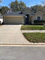 1805 Forest Creek Dr in Jacksonville, FL - Building Photo