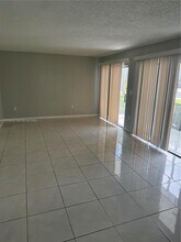469 NE 207th Ln in Miami, FL - Building Photo - Building Photo