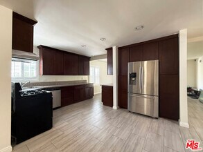 19023 Cantlay St in Los Angeles, CA - Building Photo - Building Photo