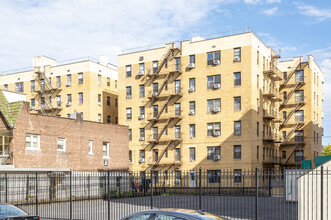 150 W End Ave in Brooklyn, NY - Building Photo - Building Photo