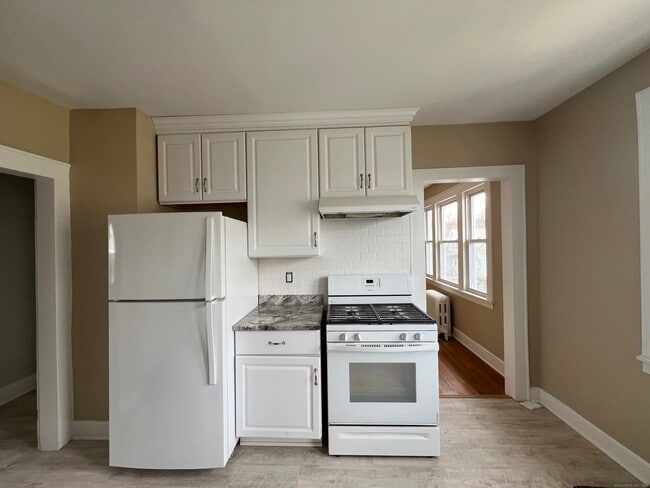 389 Hawley Ave in Bridgeport, CT - Building Photo - Building Photo
