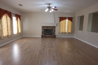 11530 Vauxhall Bridge Dr in Bakersfield, CA - Building Photo - Building Photo