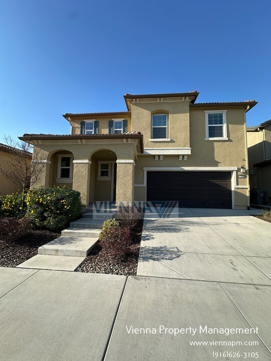 5355 Admiral Bend Way in Sacramento, CA - Building Photo