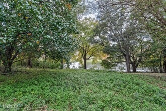 2940 W Cavett Dr in Shreveport, LA - Building Photo - Building Photo