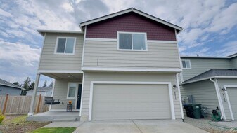 2241 Cantergrove Dr in Lacey, WA - Building Photo