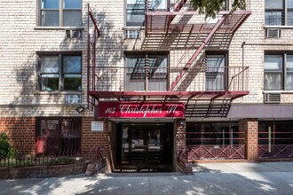 165 Christopher St in New York, NY - Foto de edificio - Building Photo