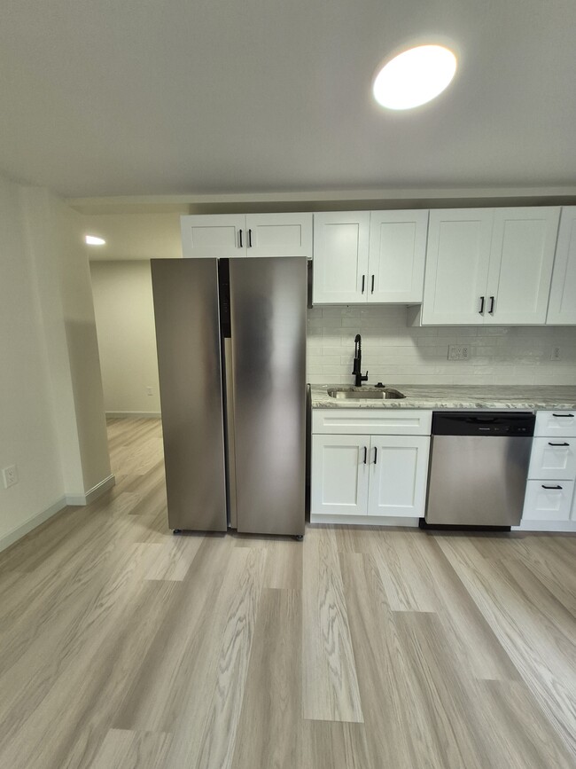 16 Elmwood St, Unit #4 in South Grafton, MA - Building Photo - Building Photo