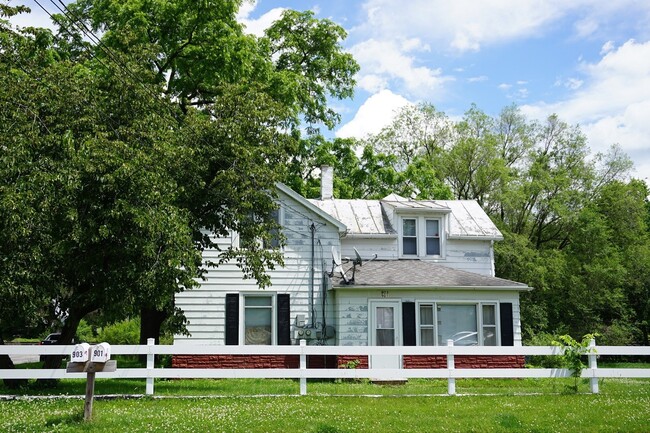 property at 901-903 26th St S